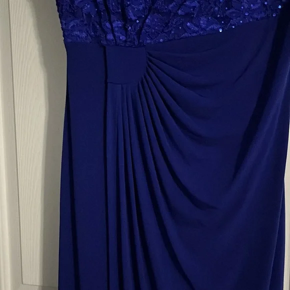 Cocktail dress. Fits beautifully!!! - Picture 4 of 5